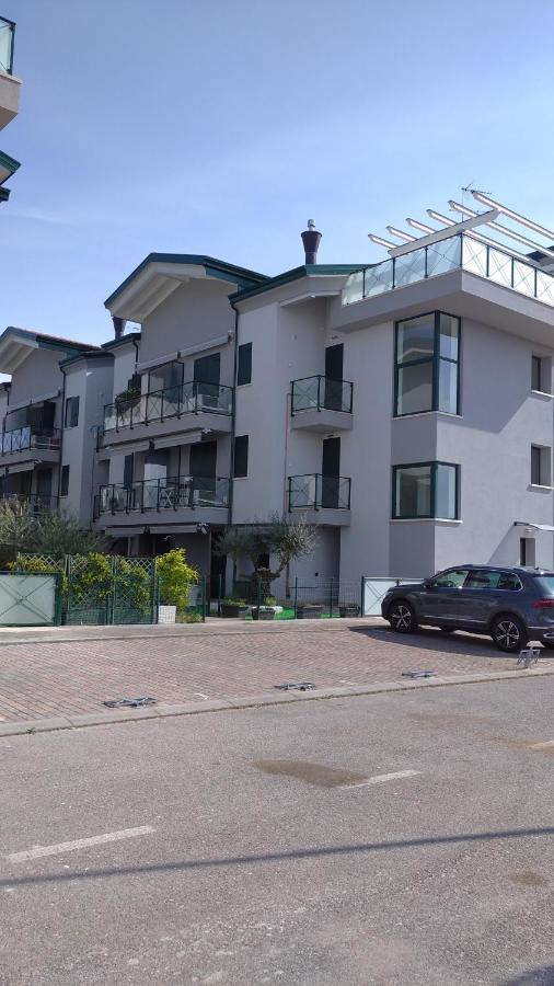 Delle Rose Apartment Eraclea Mare Kültér fotó